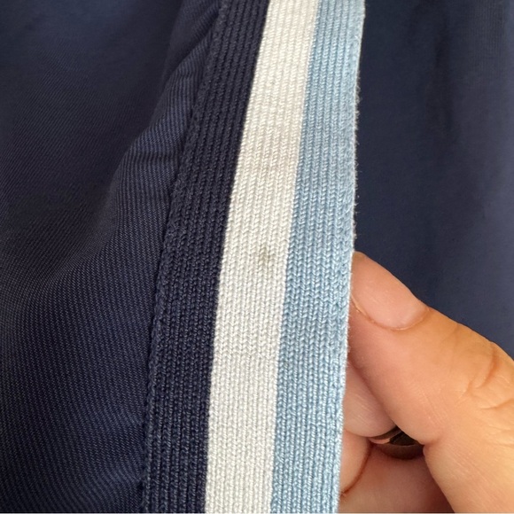 Vineyard Vine Navy Blue Skirt with Stripes Size Small - Picture 2 of 5